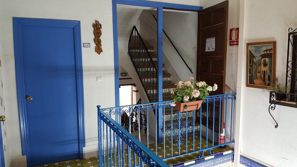 Pension Giraldilla Seville Exterior photo